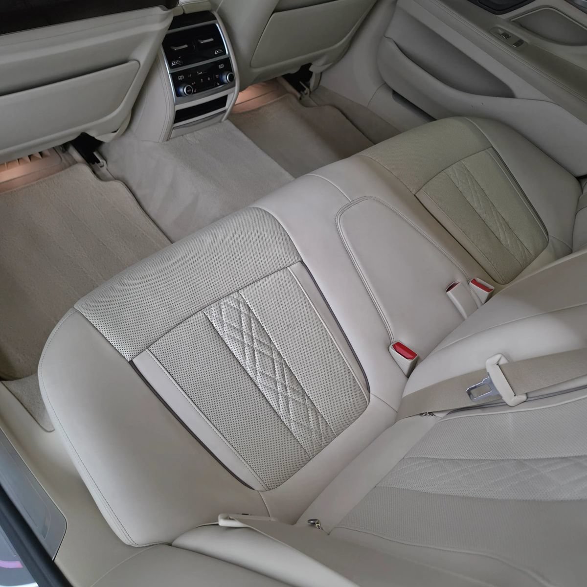 Used 2019 BMW 750i xDrive AWD/4WD image 34