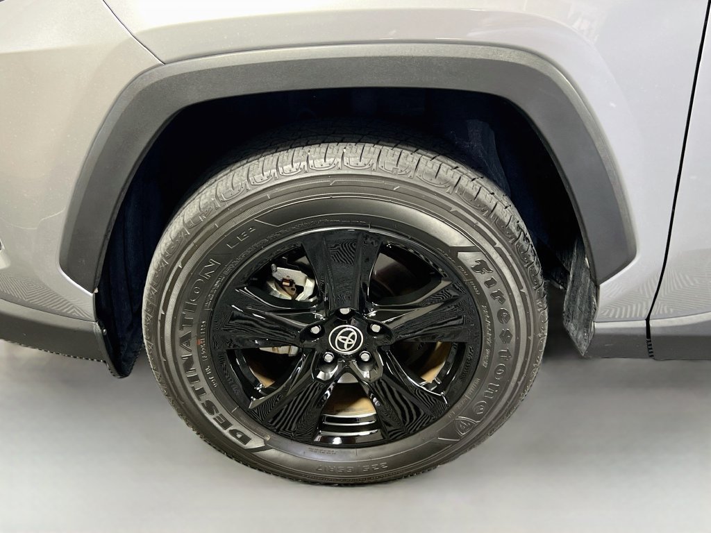 Used 2025 Toyota RAV4 XLE AWD/4WD image 13