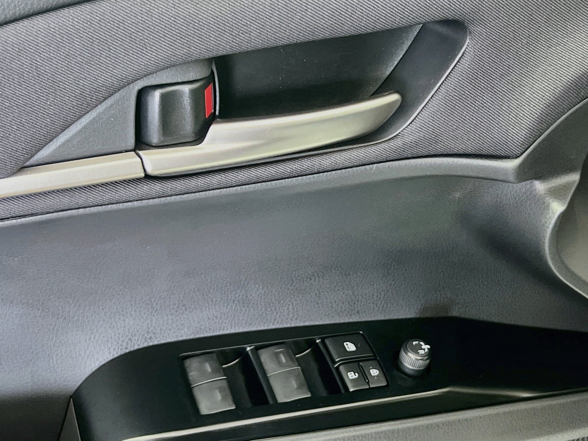 Used 2025 Toyota Camry LE FWD image 16