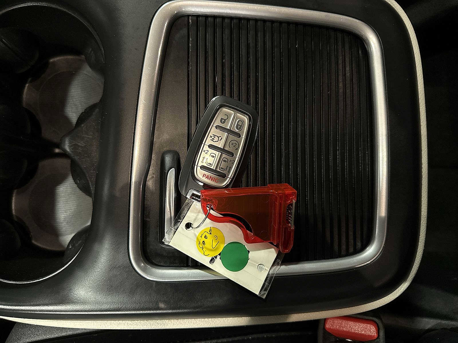 Used 2023 Chrysler Pacifica Touring-L image 29