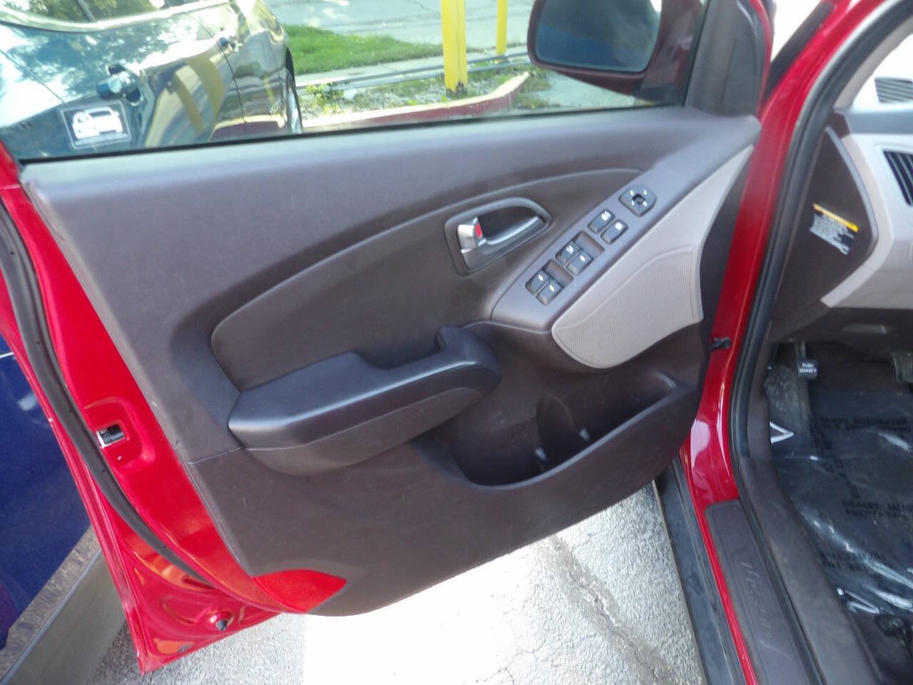 Used 2015 Hyundai Tucson SE AWD/4WD image 6