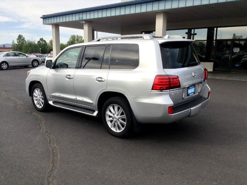 Used 2009 Lexus LX 570 4WD w/ Preferred Accessory Pkg image 3
