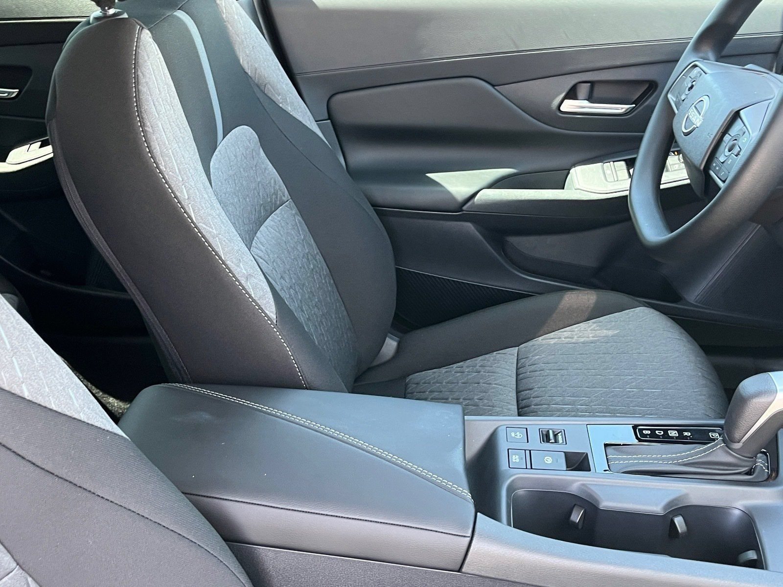 New 2027 Nissan Sentra SV w/ Floor Mat Package FWD image 9