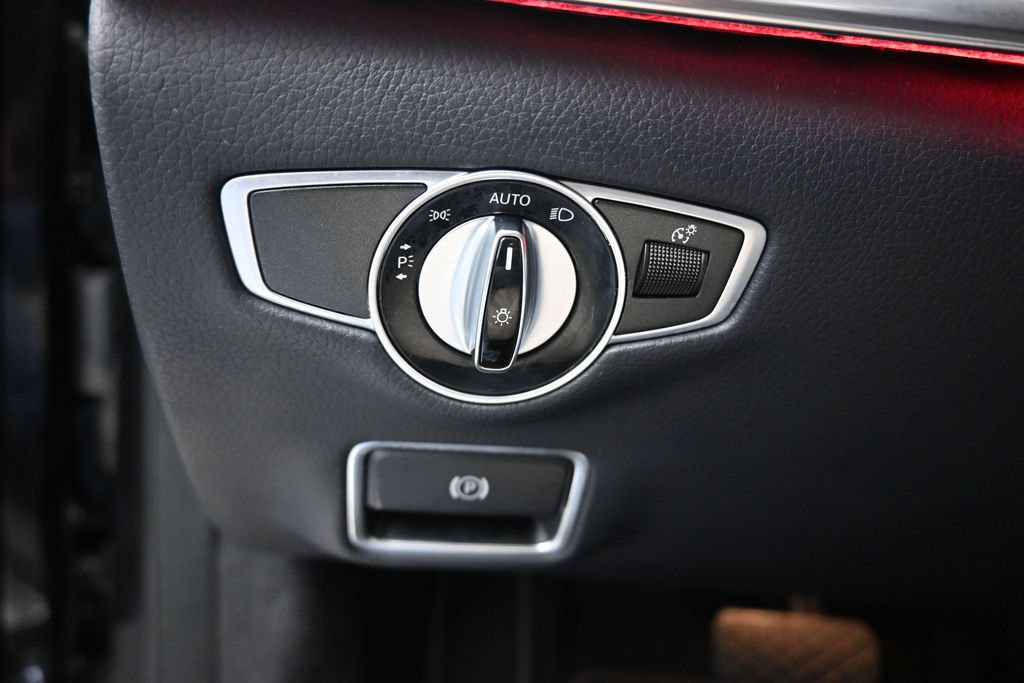 Used 2020 Mercedes-Benz S 450 4MATIC Sedan w/ Premium Package image 32
