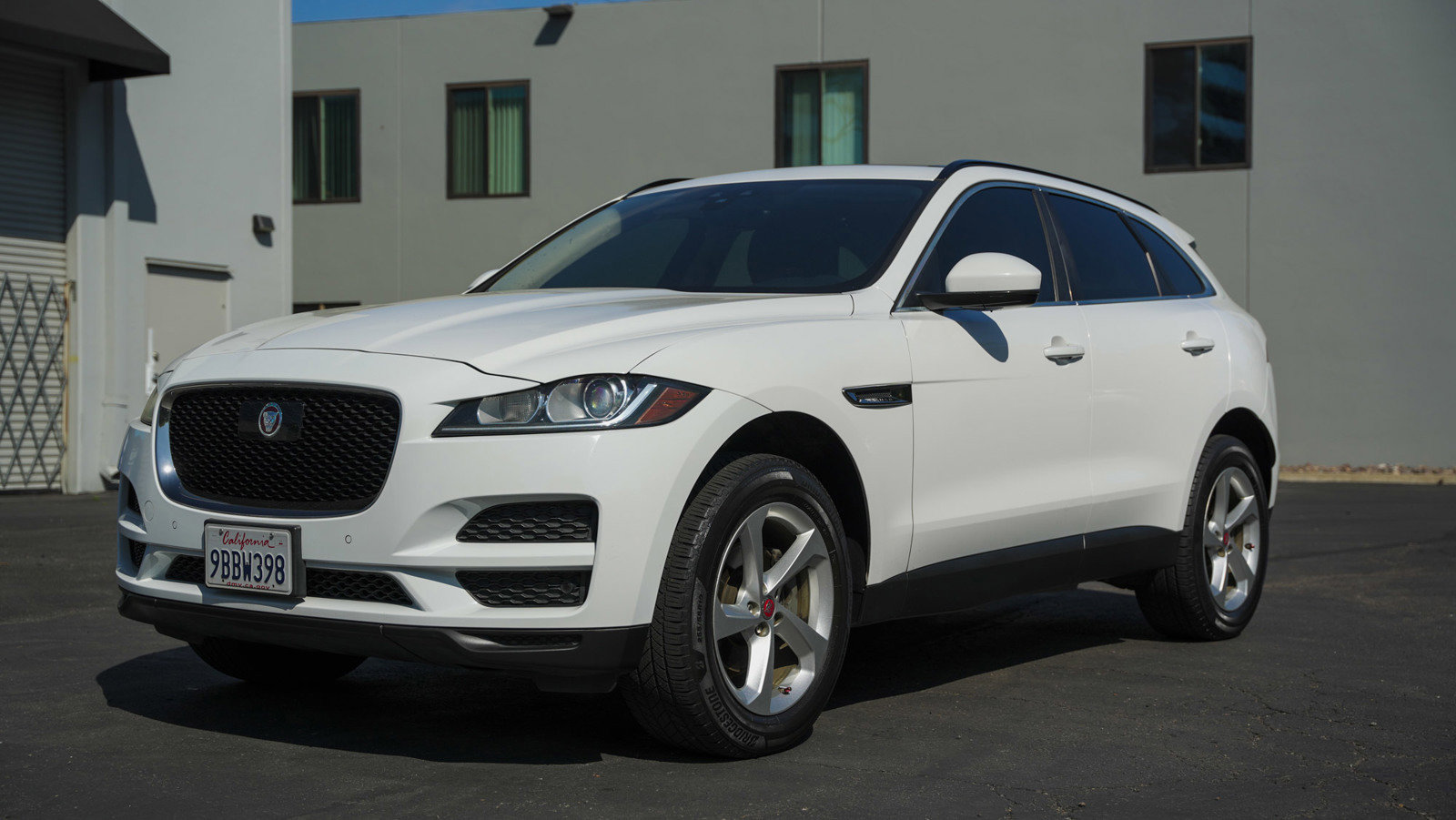 Used 2019 Jaguar F-PACE Premium image 1