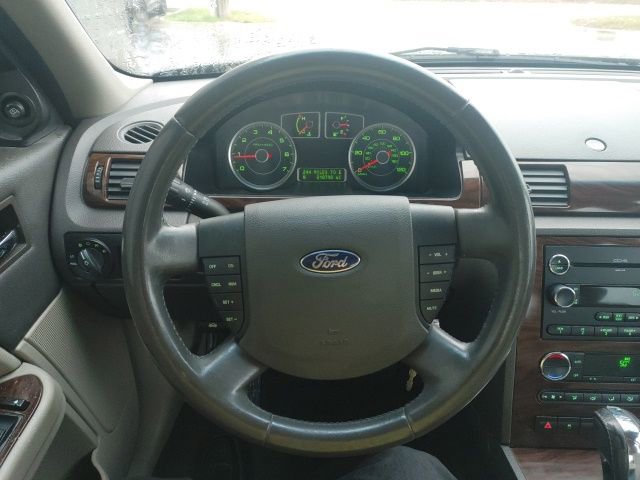 Used 2008 Ford Taurus SEL image 28