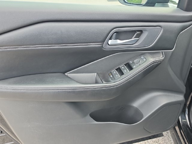 Certified 2026 Nissan Rogue SL AWD/4WD image 18