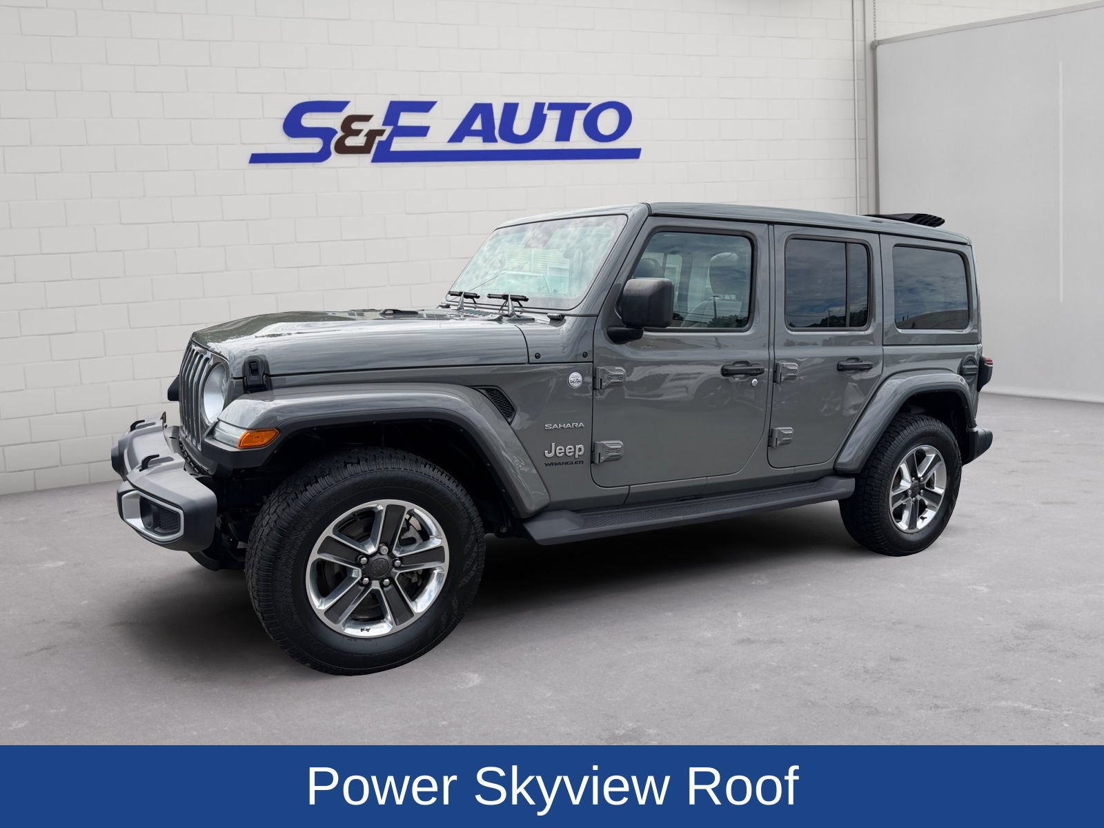 Used 2023 Jeep Wrangler Unlimited Sahara w/ LED Lighting Group AWD/4WD image 1