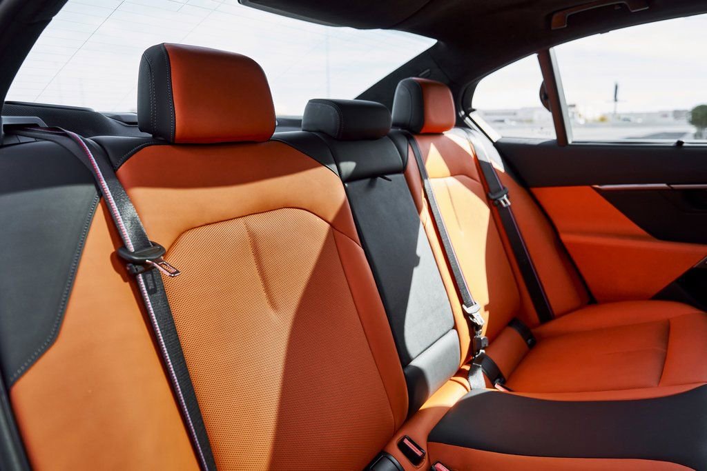 Used 2026 BMW M5 w/ Executive Package image 50