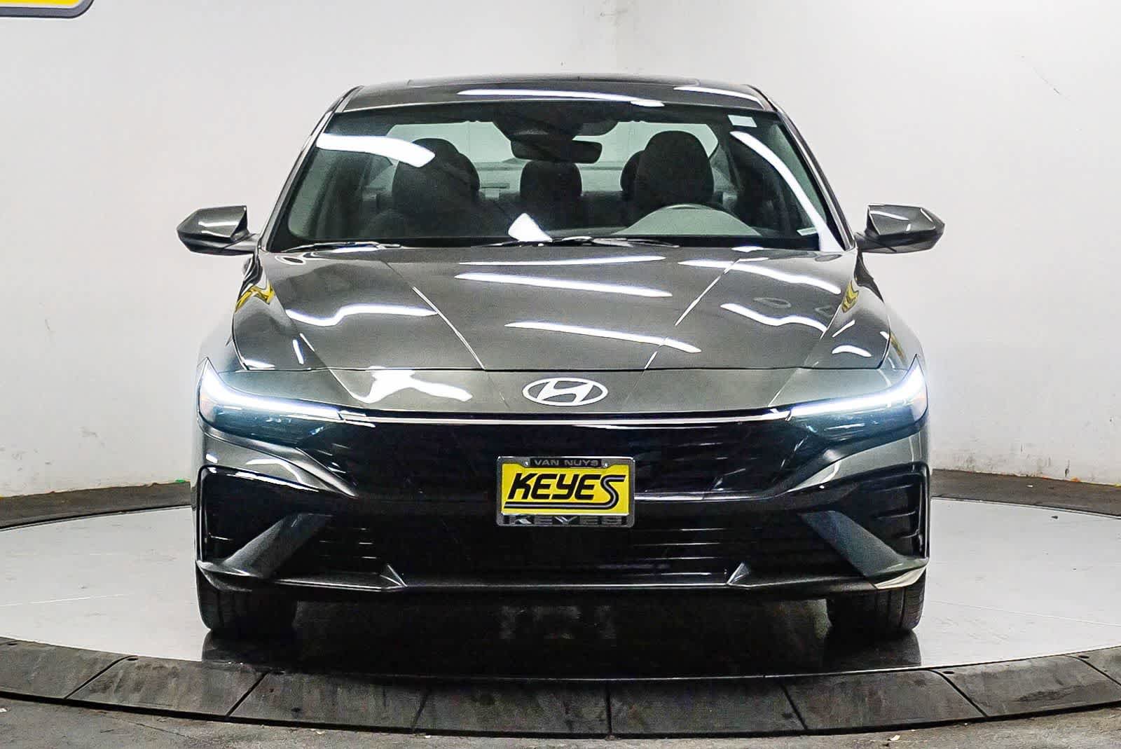 Used 2025 Hyundai Elantra SEL FWD image 6