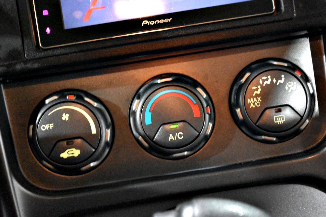 Used 2005 Honda Element EX image 12