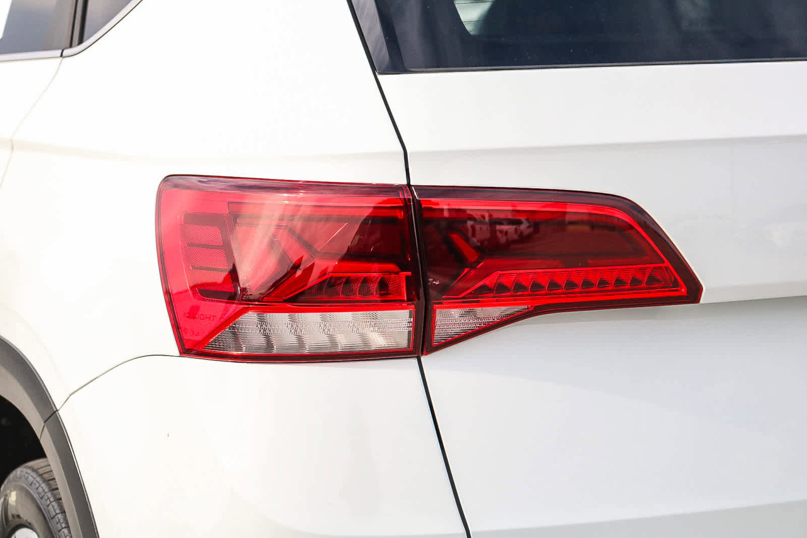 Used 2023 Volkswagen Taos SE image 9