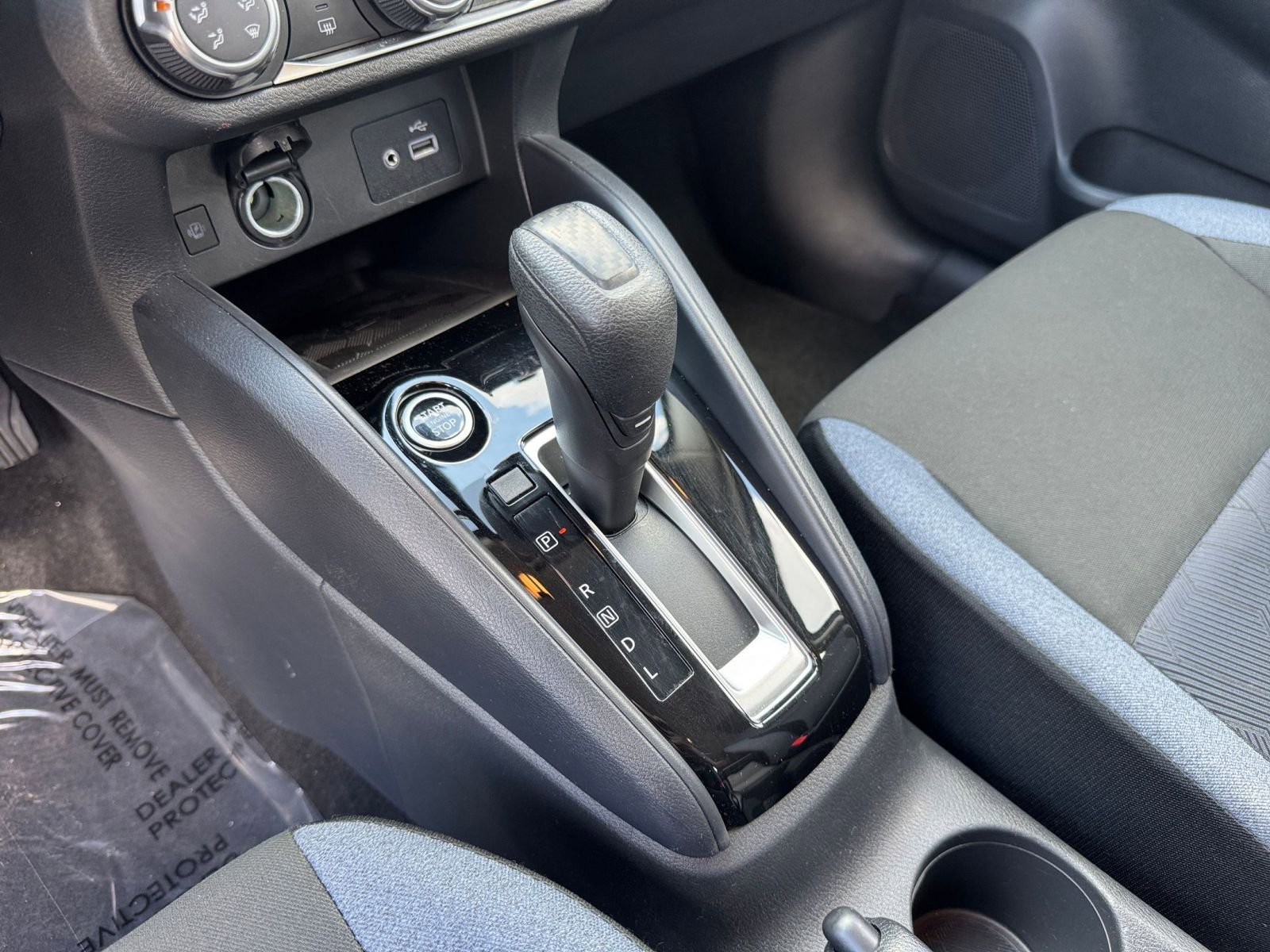 Used 2025 Nissan Versa SV image 37