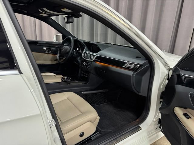 Used 2010 Mercedes-Benz E 350 4MATIC Sedan image 9