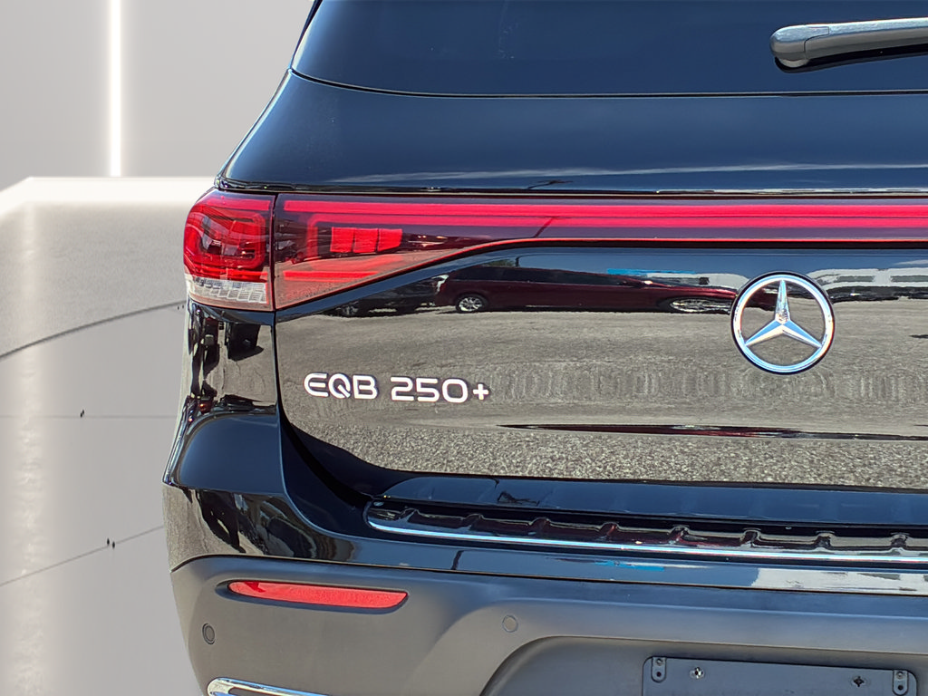 Used 2023 Mercedes-Benz EQB 250+ image 29