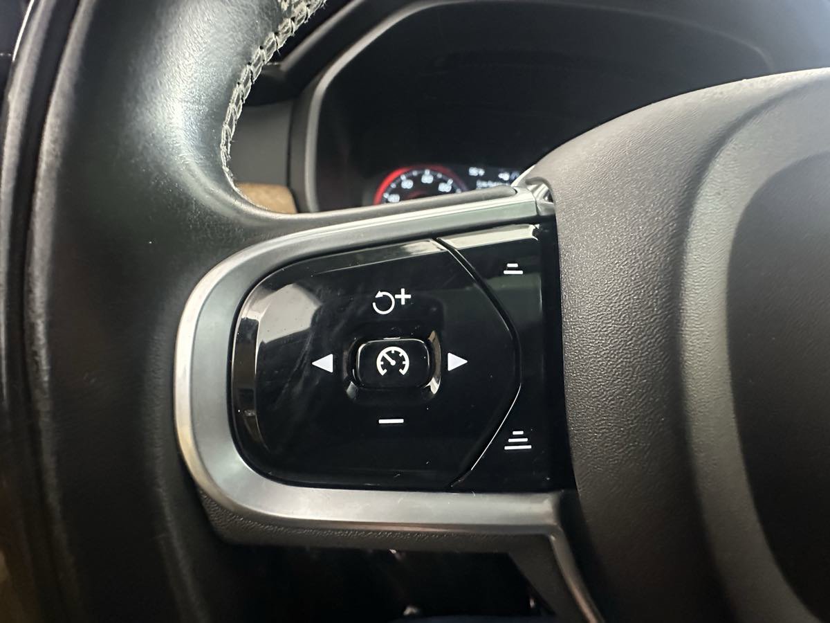 Used 2017 Volvo S90 T6 Inscription w/ Vision Package image 33