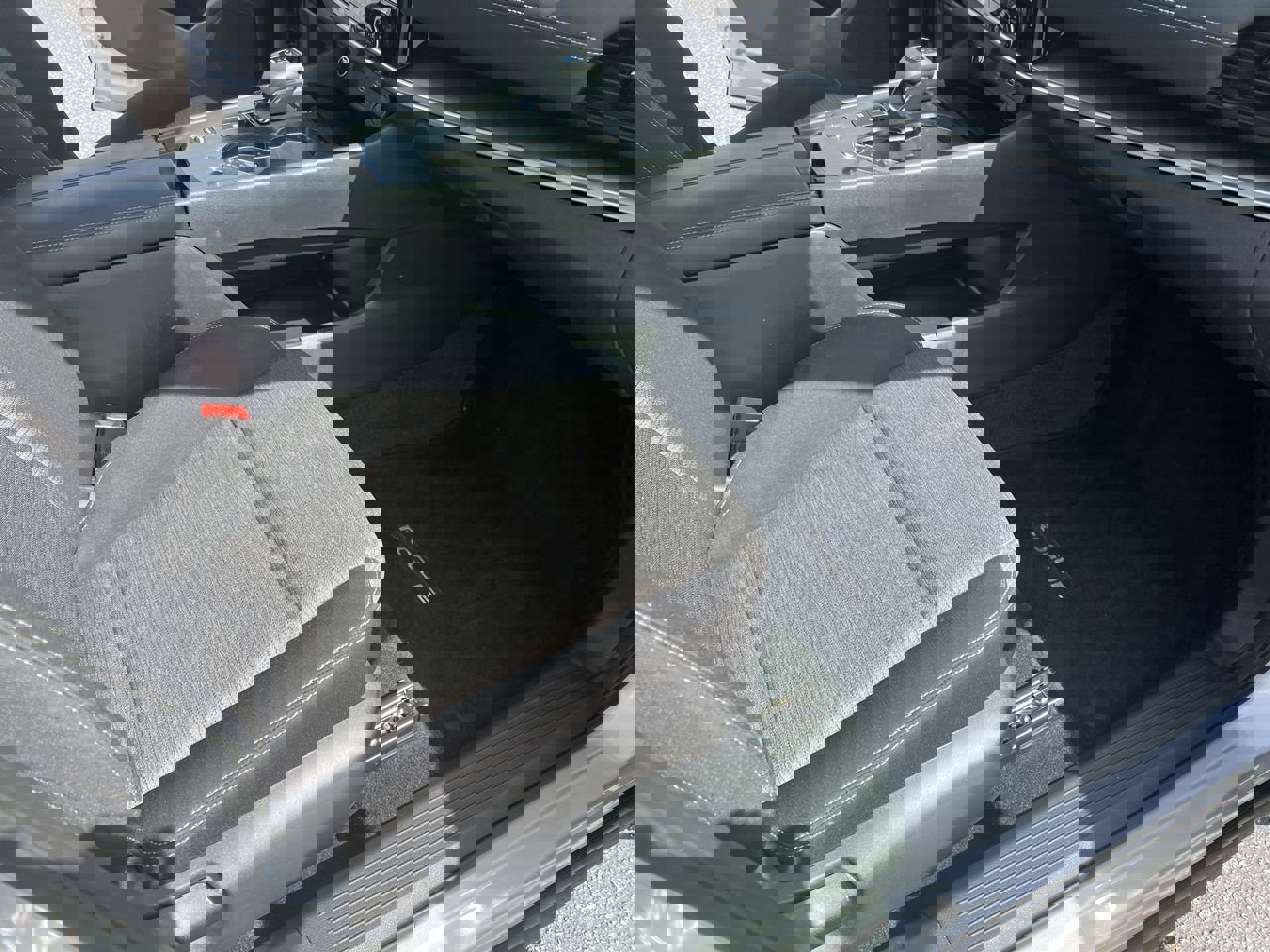 Used 2022 Nissan Rogue SV FWD image 34