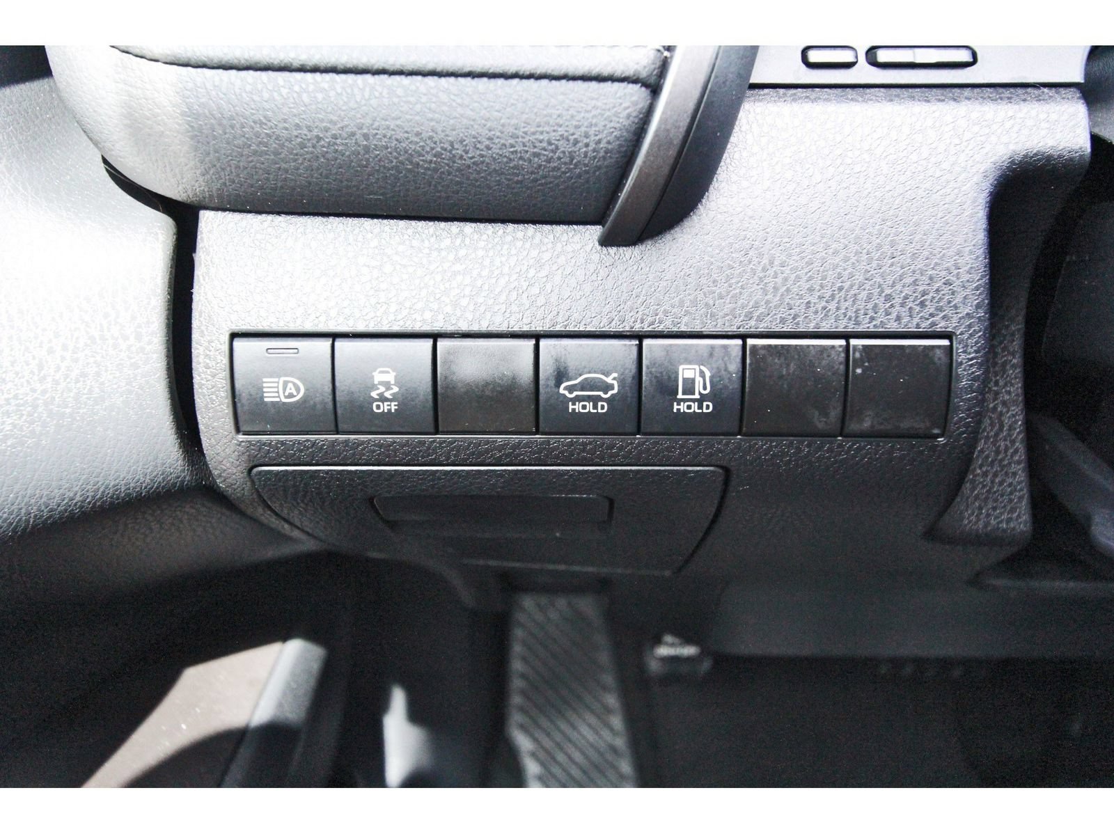 Used 2022 Toyota Camry SE w/ Convenience Package FWD image 19