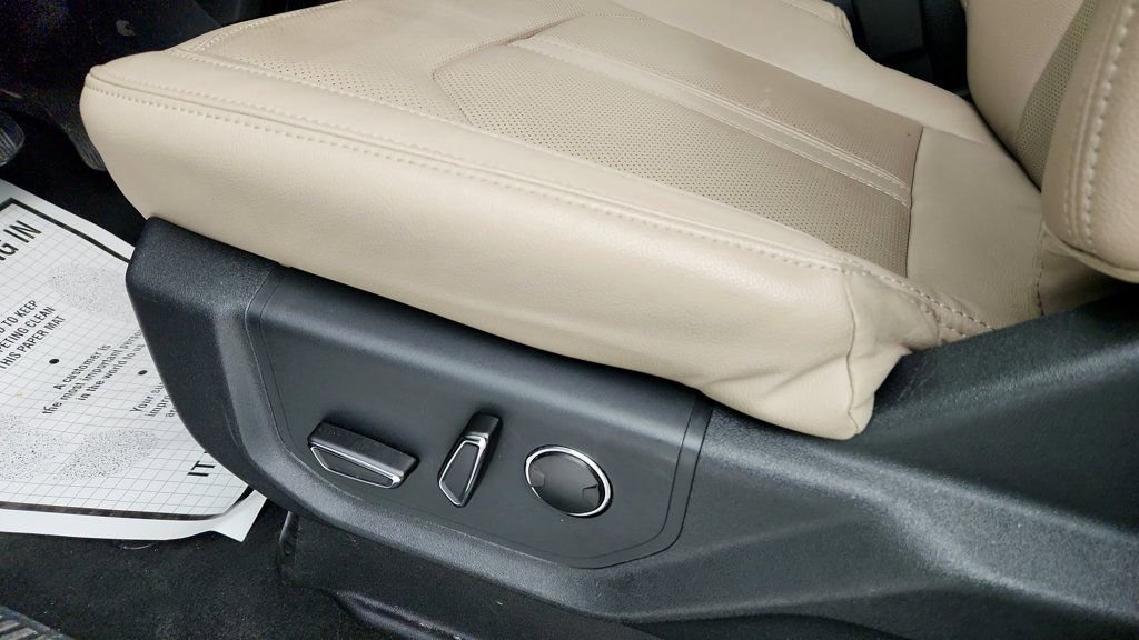 Used 2024 Ford Expedition Limited image 11