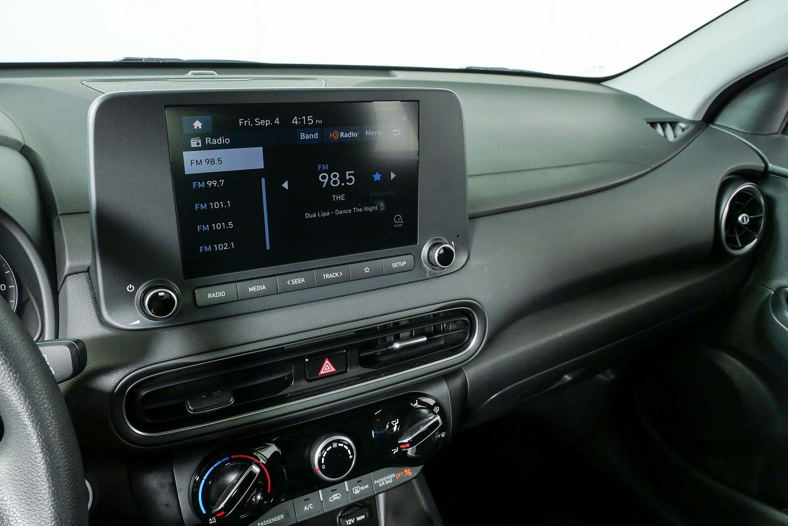 Used 2023 Hyundai Kona SEL AWD/4WD image 12