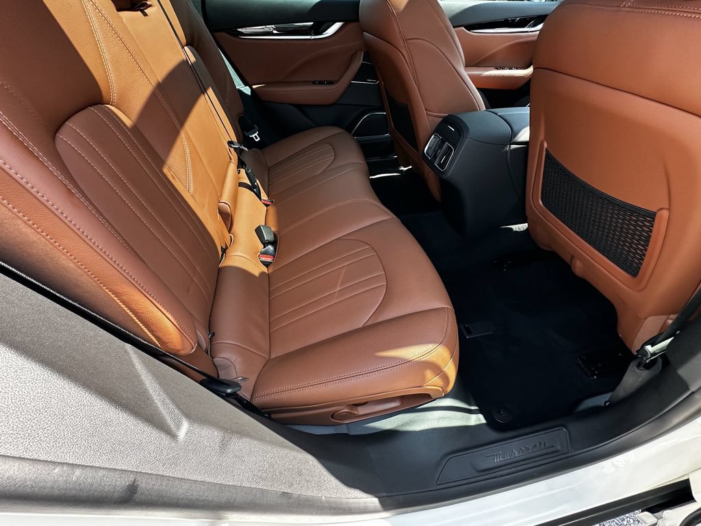 Used 2023 Maserati Levante GT AWD/4WD image 18