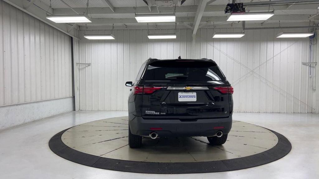 Used 2023 Chevrolet Traverse LT w/ LT Premium Package image 7