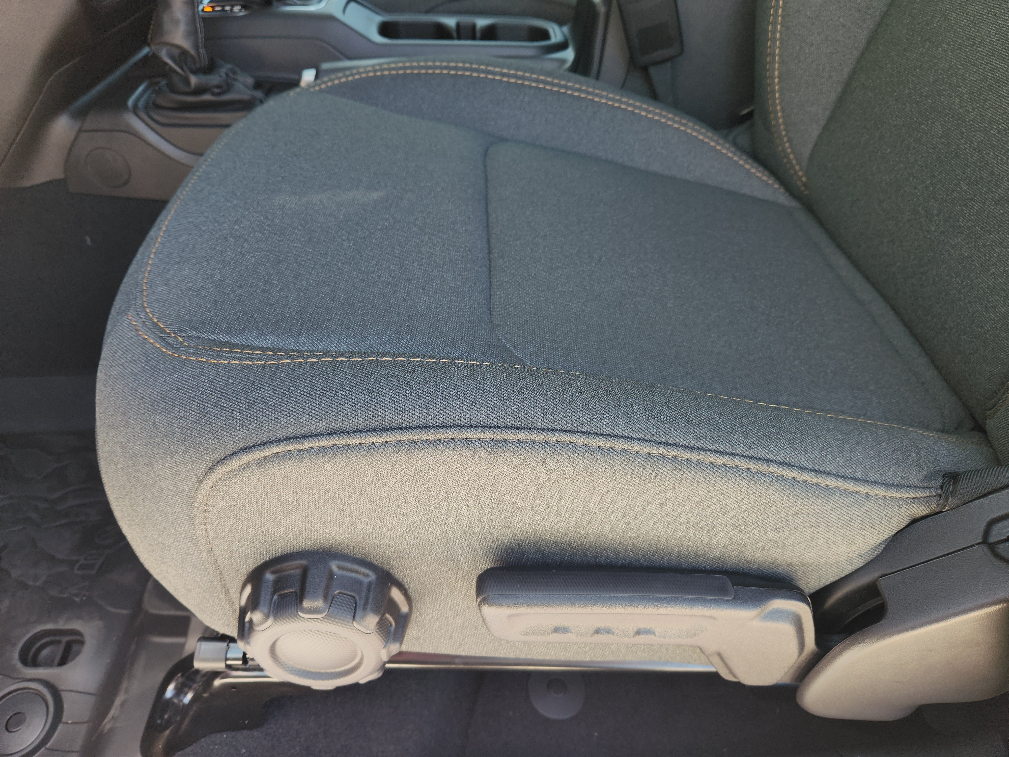 New 2026 Jeep Gladiator Sport AWD/4WD image 18