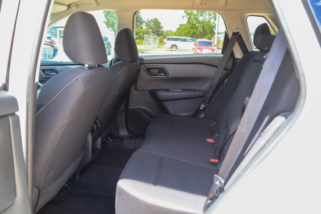 Used 2024 Nissan Rogue S FWD image 9