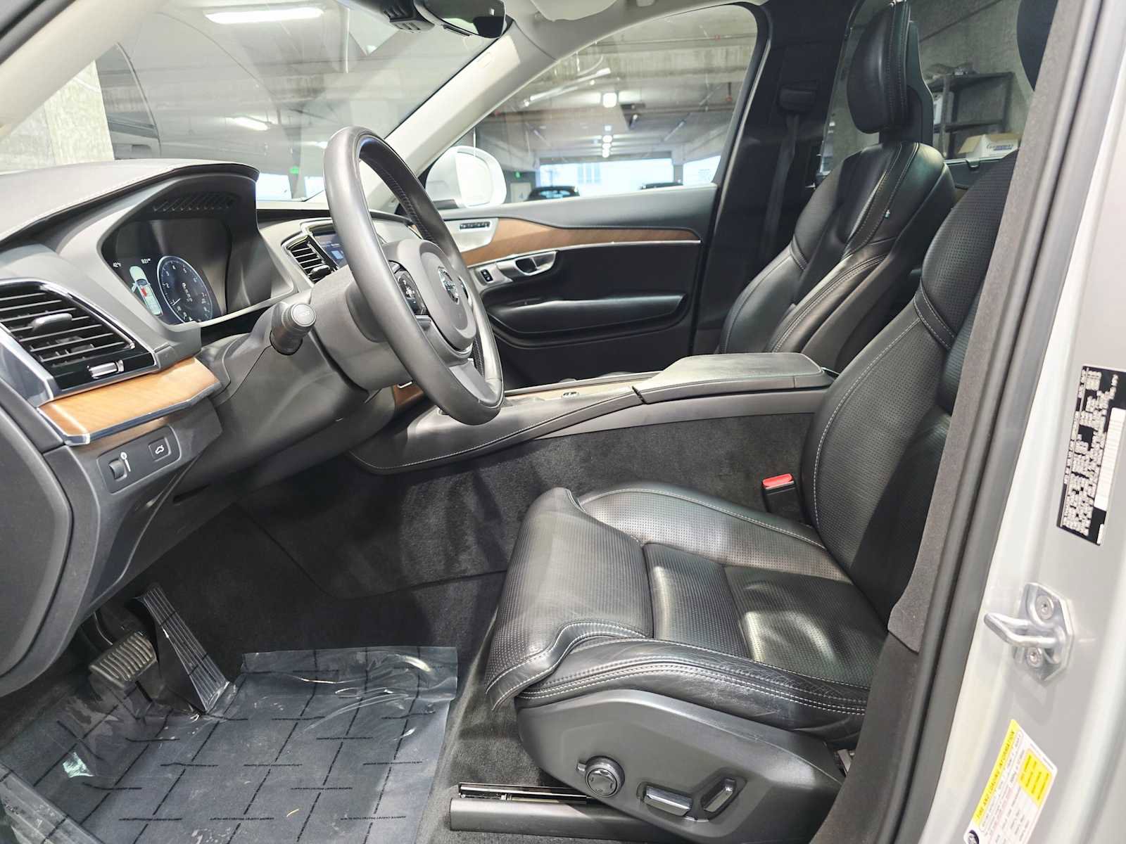 Used 2017 Volvo XC90 T6 Inscription w/ Vision Package image 21