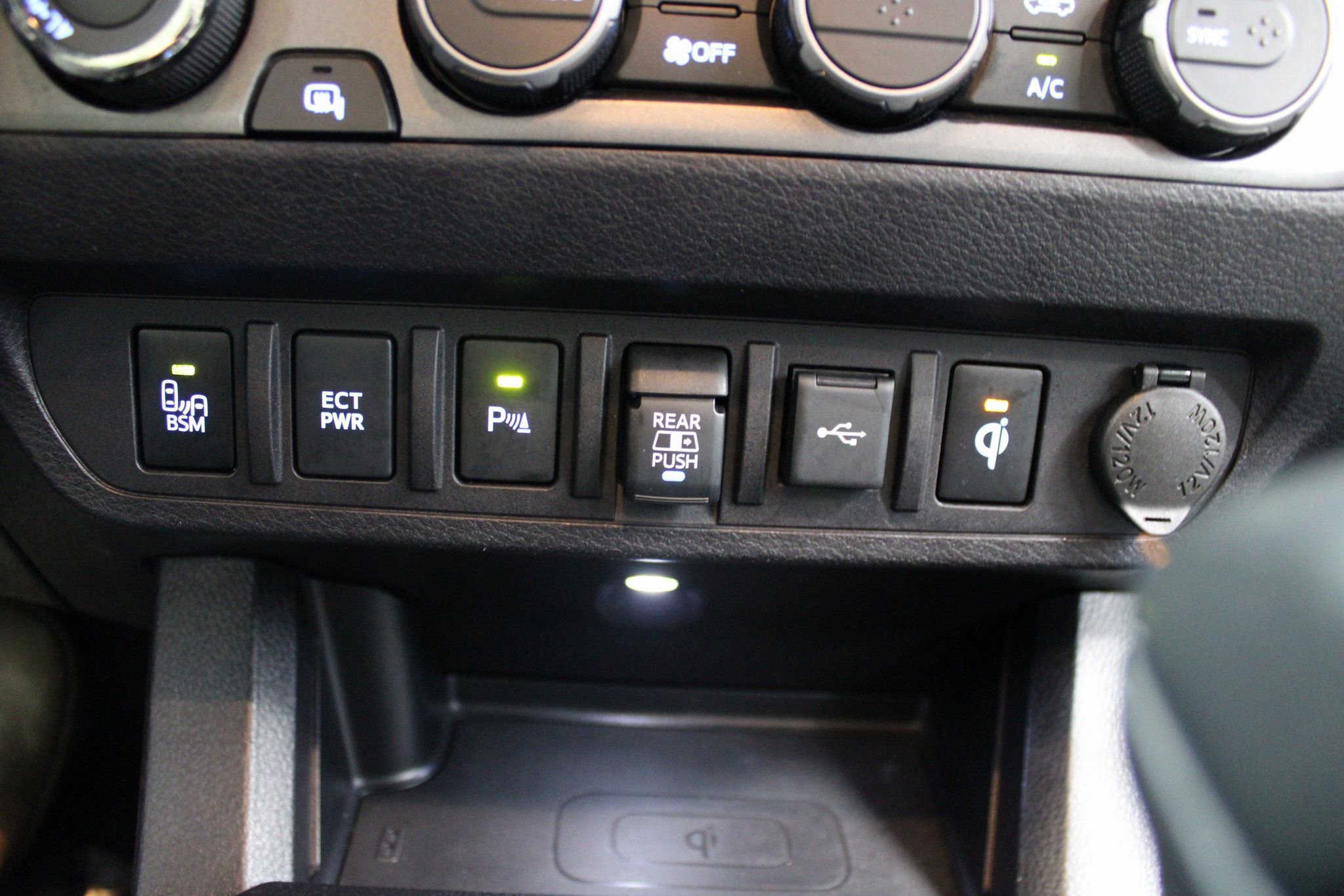 Used 2021 Toyota Tacoma TRD Off-Road w/ Technology Package AWD/4WD image 42