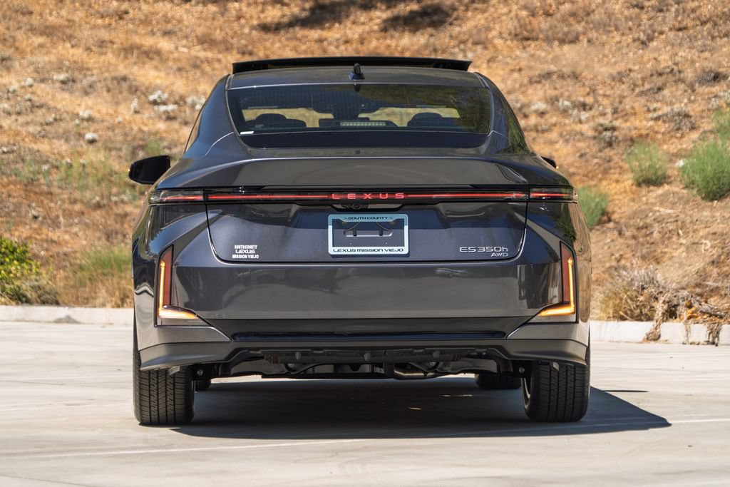 New 2026 Lexus ES 350h AWD image 9