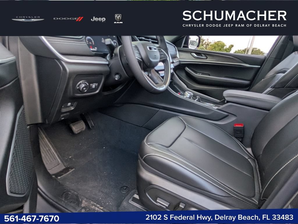 New 2026 Jeep Grand Cherokee Limited w/ Luxury Tech Group II AWD/4WD image 12
