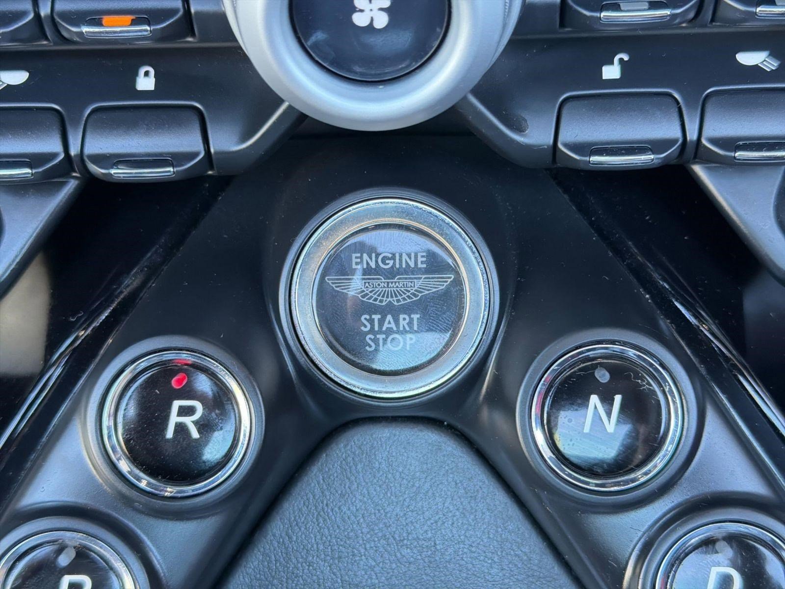 Used 2021 Aston Martin V8 Vantage Roadster RWD image 15