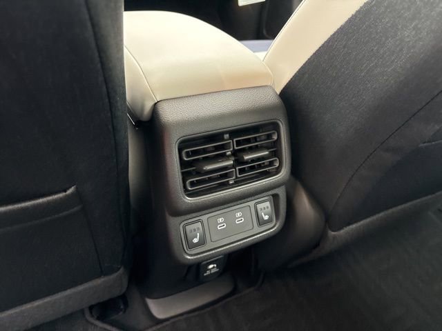 New 2026 Nissan Leaf Platinum+ w/ Cargo Package (Platinum+) image 32