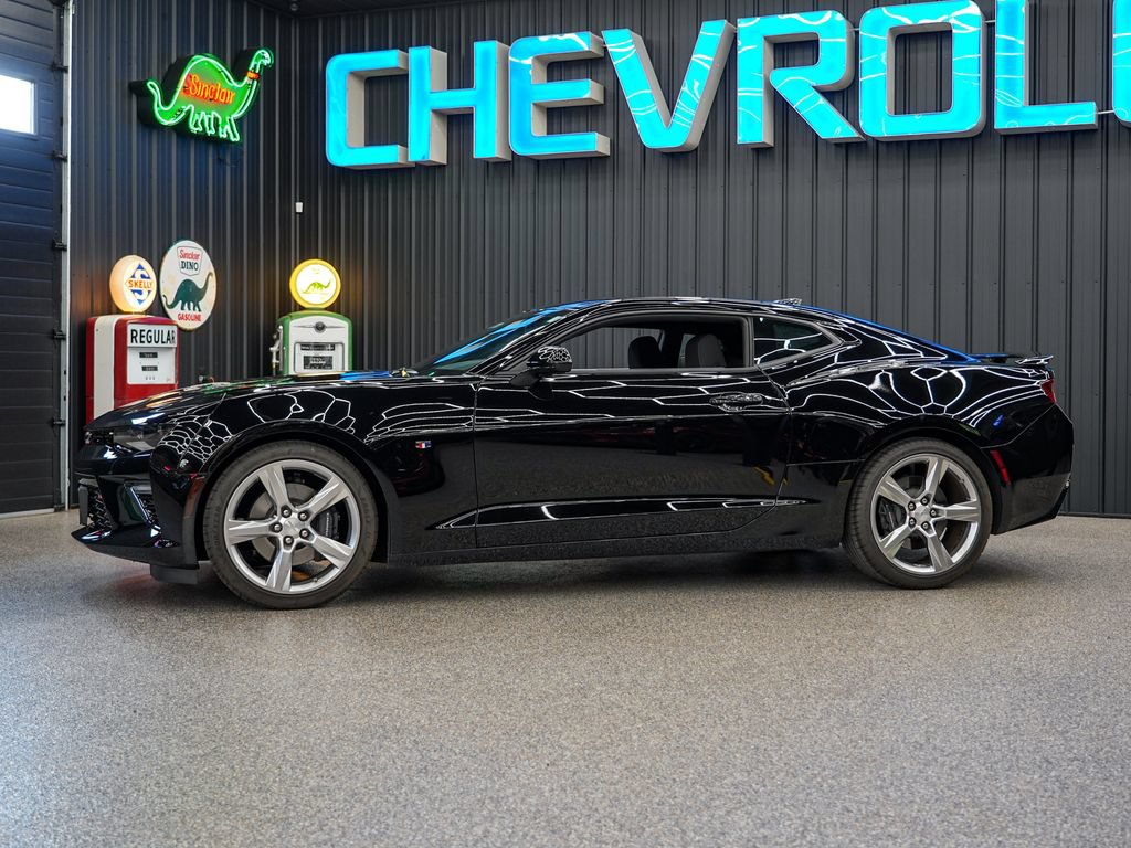 Used 2017 Chevrolet Camaro SS RWD image 6