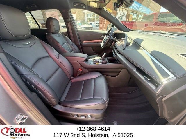 Used 2025 Cadillac XT4 Premium Luxury AWD/4WD image 15