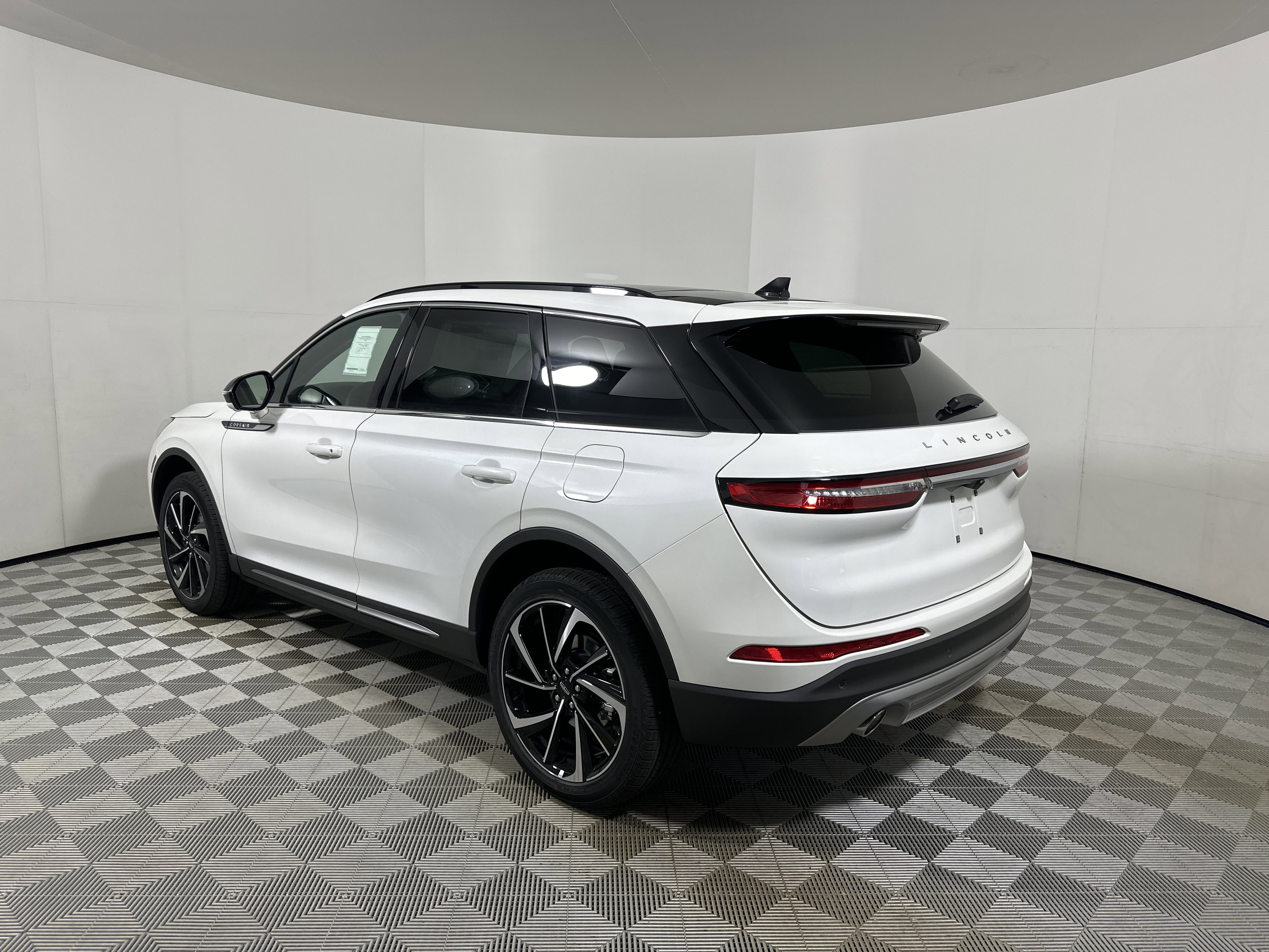 New 2026 Lincoln Corsair Reserve image 5