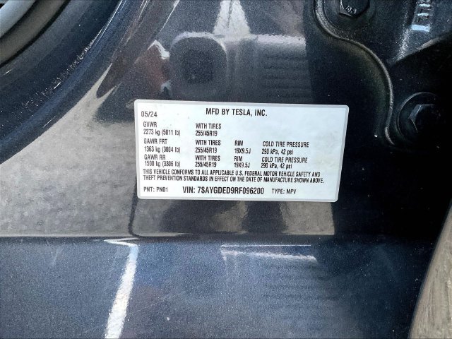 Used 2024 Tesla Model Y Long Range RWD image 19