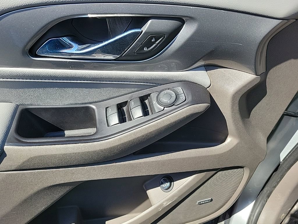 Used 2018 Chevrolet Traverse LT image 6