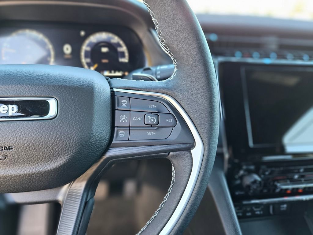 New 2025 Jeep Grand Cherokee Altitude image 27