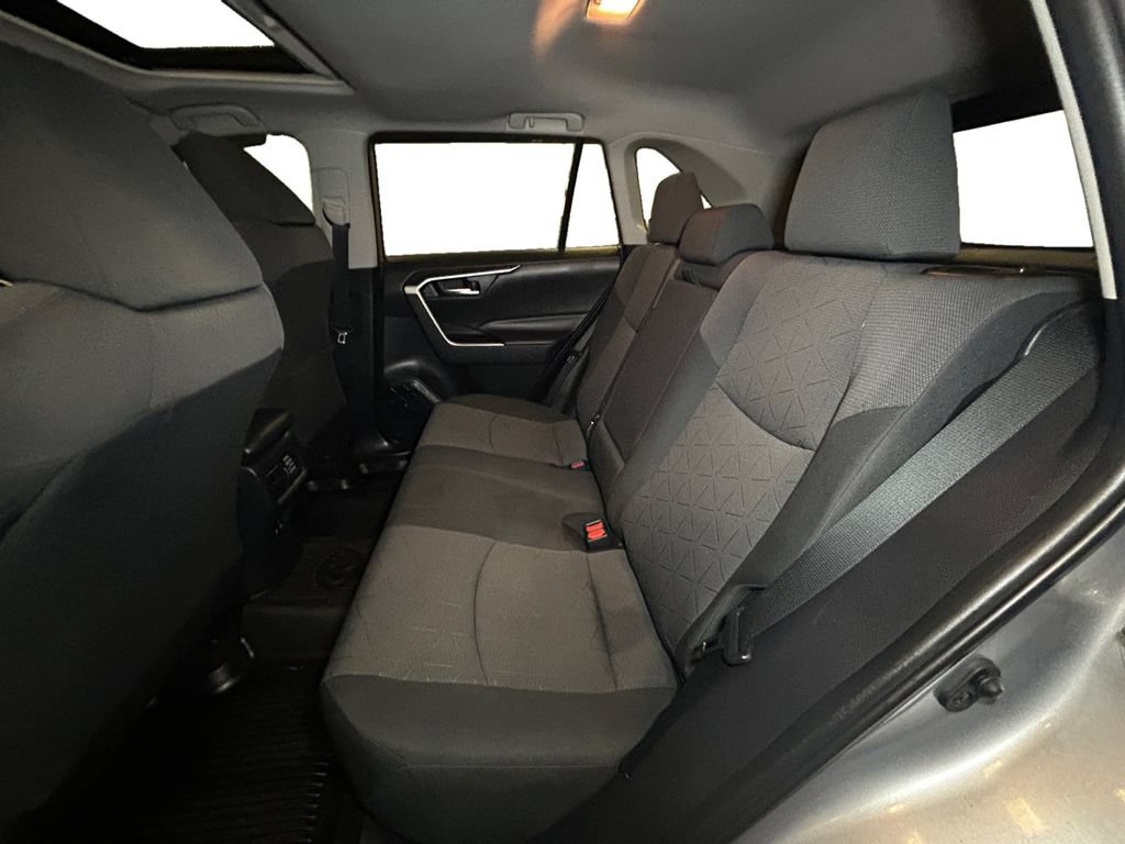 Used 2019 Toyota RAV4 XLE w/ Convenience Package AWD/4WD image 14