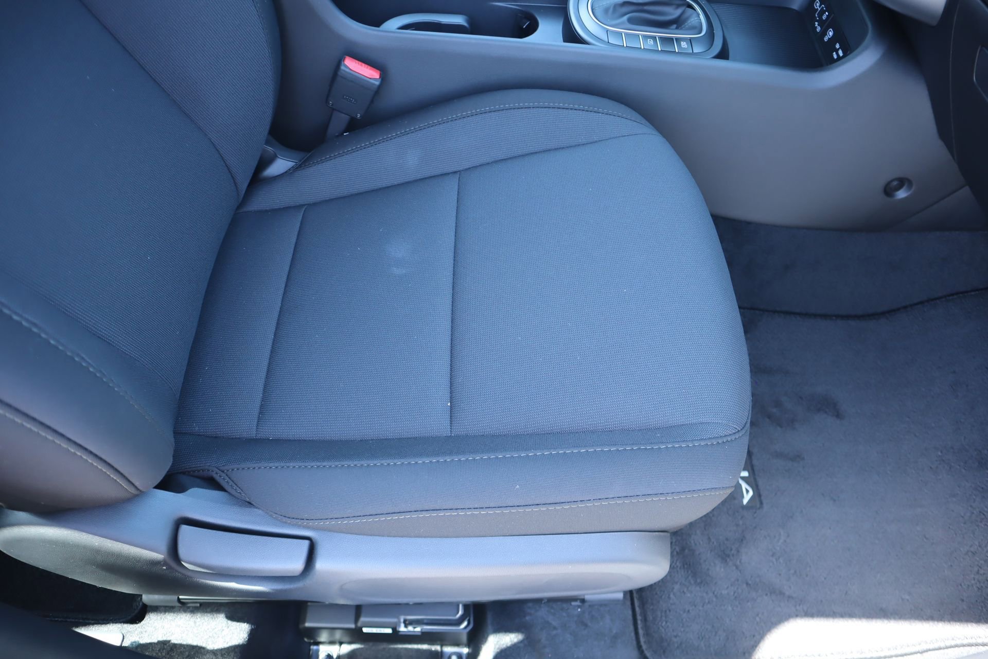 New 2026 Hyundai Kona SE image 19