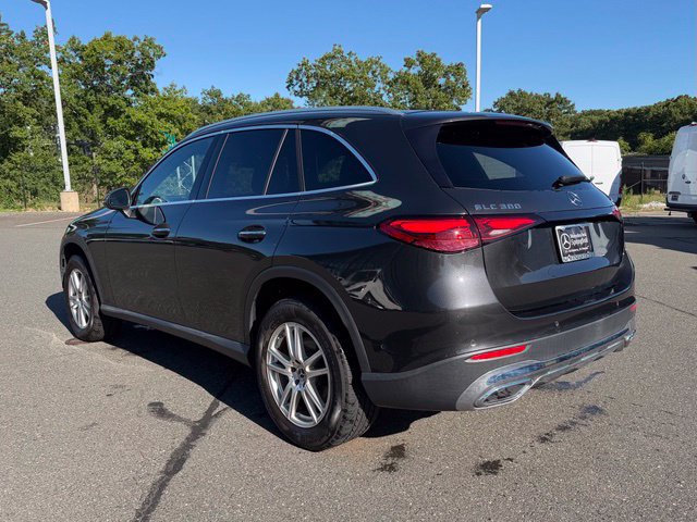 Used 2023 Mercedes-Benz GLC 300 4MATIC image 5
