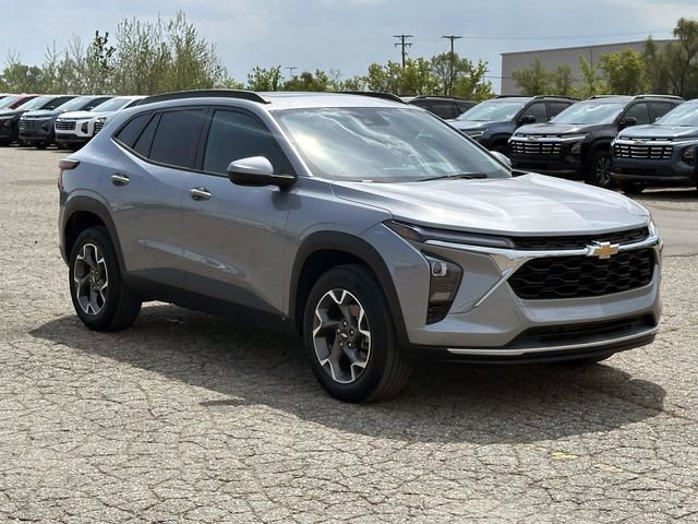 Certified 2024 Chevrolet Trax LT w/ Sunroof Package FWD image 9