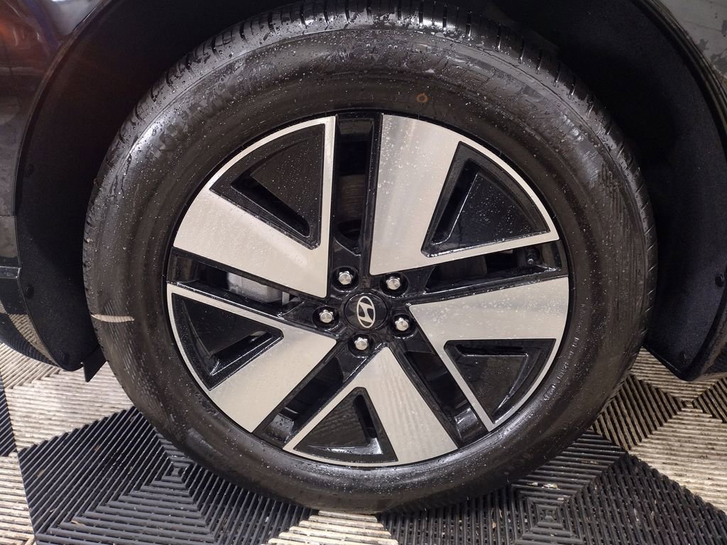 New 2026 Hyundai Kona SE image 17