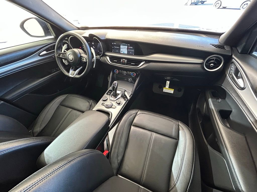 New 2025 Alfa Romeo Stelvio Sprint w/ Convenience Package image 16