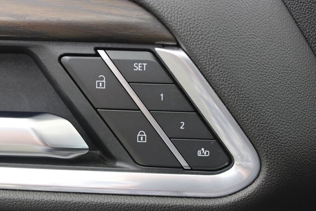 Used 2025 GMC Sierra 1500 SLT AWD/4WD image 19