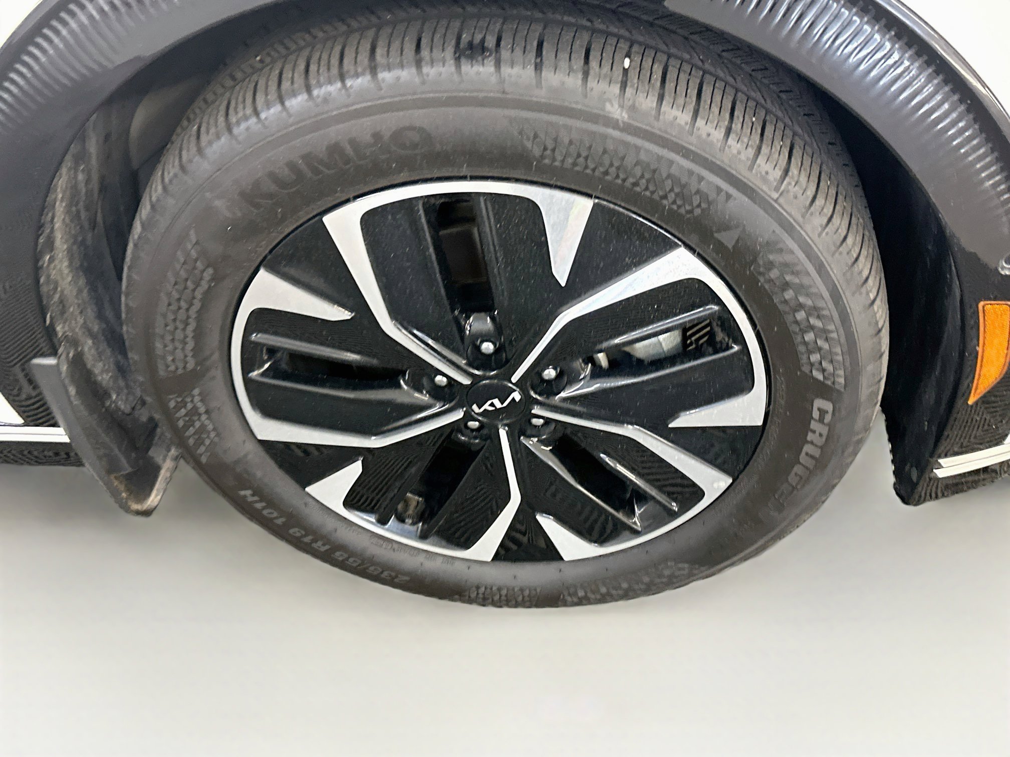 Used 2023 Kia EV6 Wind w/ Wind Technology Package AWD/4WD image 11