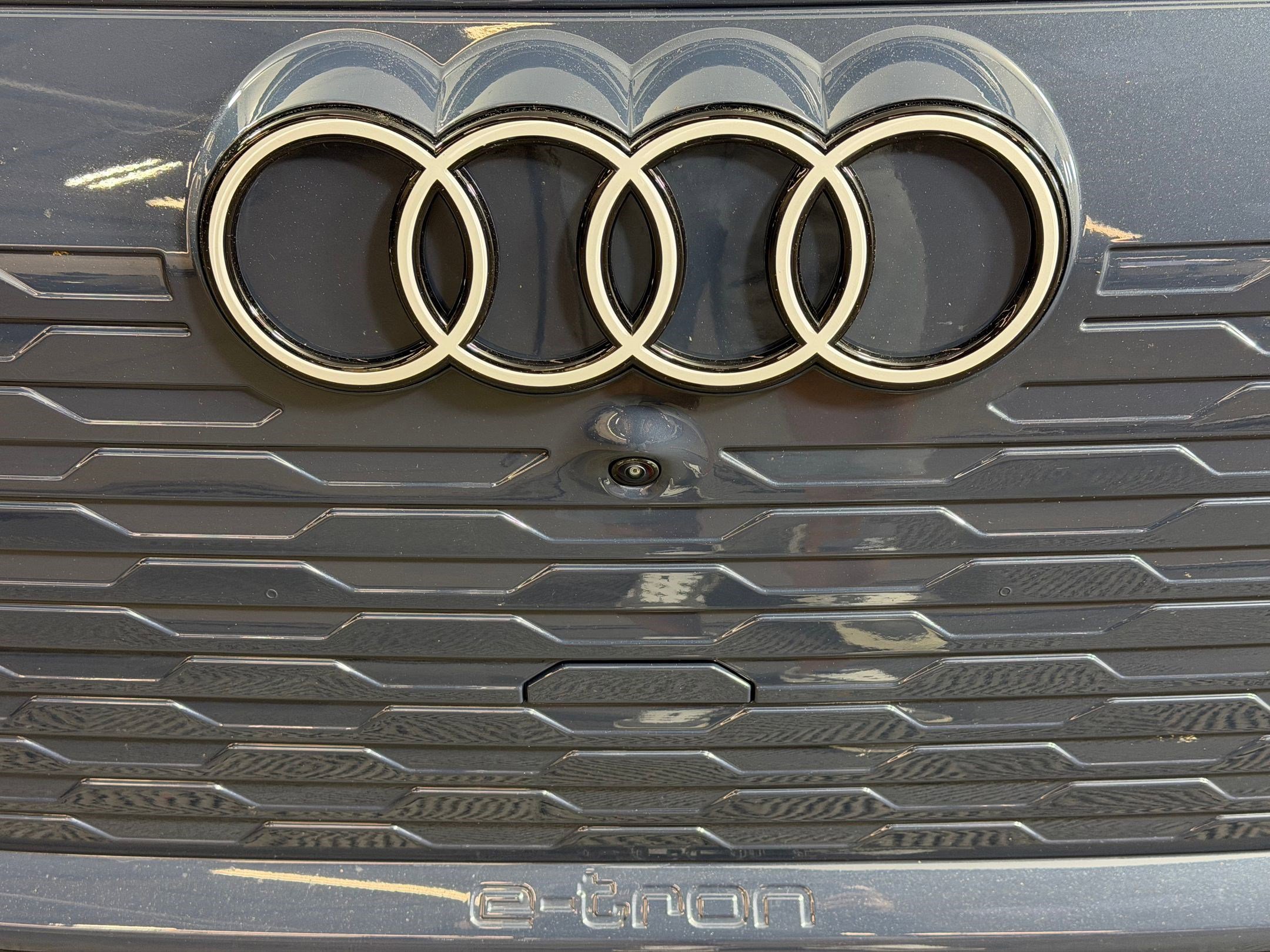 Used 2025 Audi Q6 e-tron Premium w/ Convenience Package RWD image 21