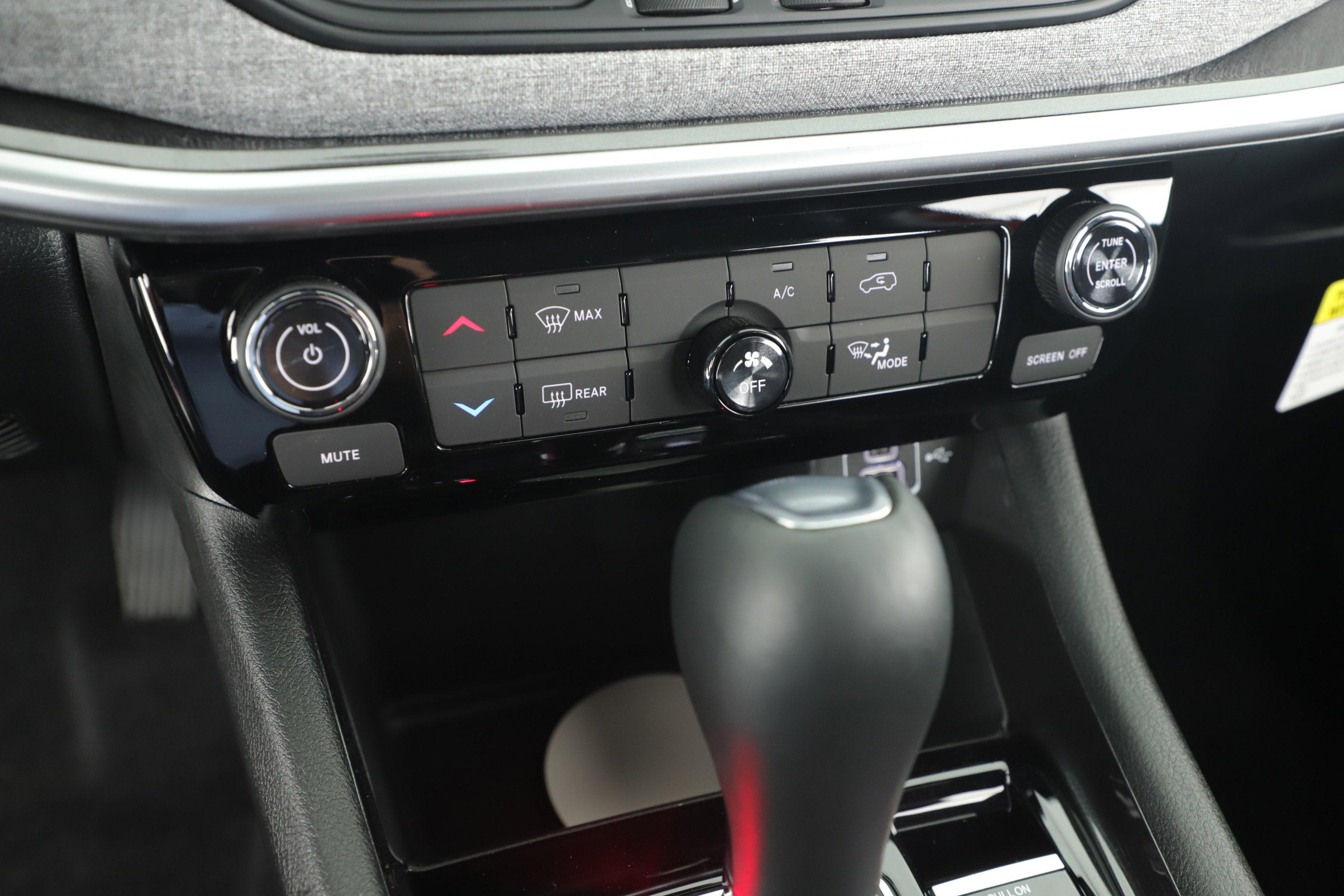 New 2026 Jeep Compass Latitude image 15